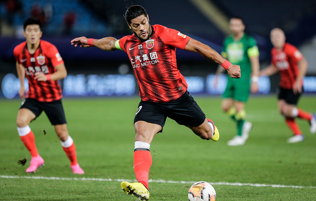 ayxsport-皇家马德里训练开放日,集结日回应争议引欢呼,中超在即,心理建设被强调的简单介绍