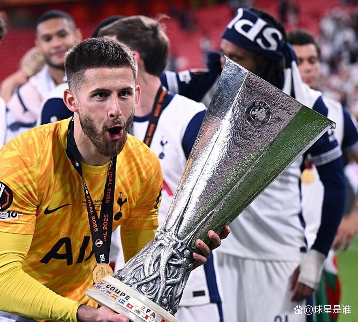 爱游戏官网-包含法国杯赛程吃紧,埃因霍温赛后遗憾出局,质疑声仍在,年轻球员得到机会的词条